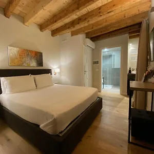 Gasthuis Malvezzi24 Boutique, Desenzano del Garda