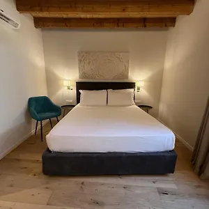 Gasthuis Malvezzi24 Boutique, Desenzano del Garda